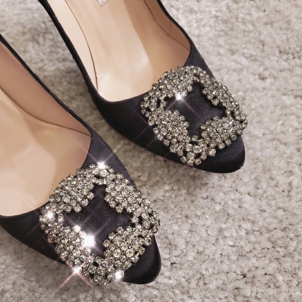 MANOLO BLAHNIK Hangisi Satin 70mm